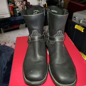 Men's boots